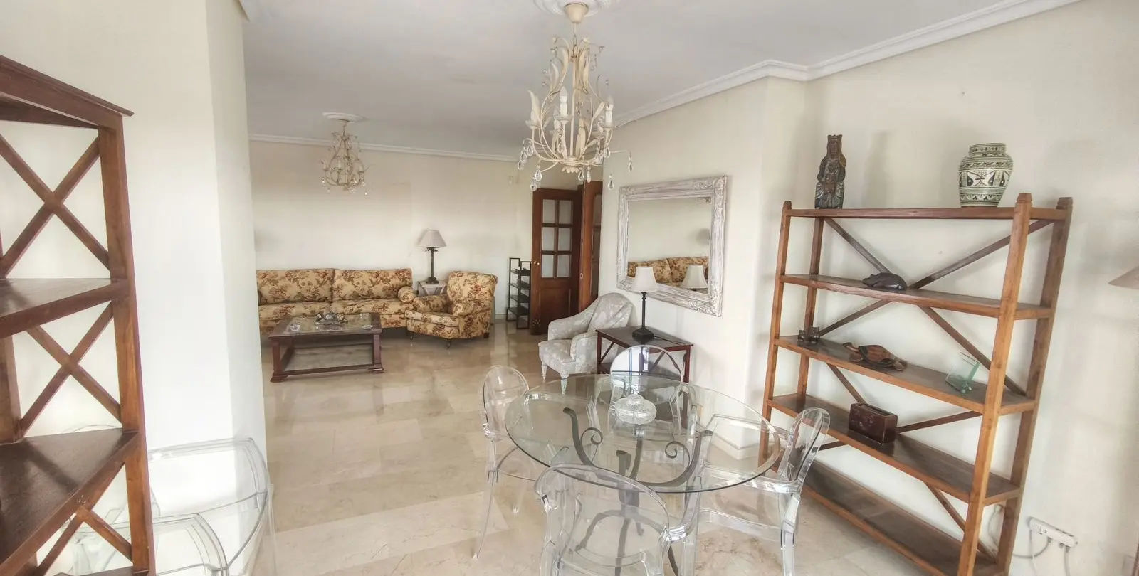 Sale of middle floor apartment in San Pedro de Alcántara 7