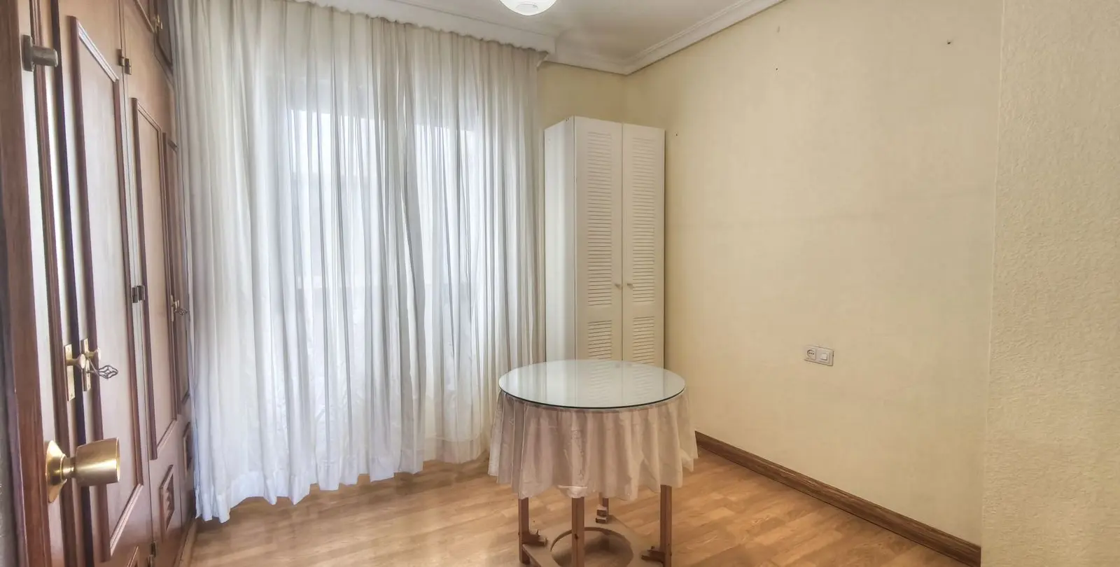 Sale of middle floor apartment in San Pedro de Alcántara 11