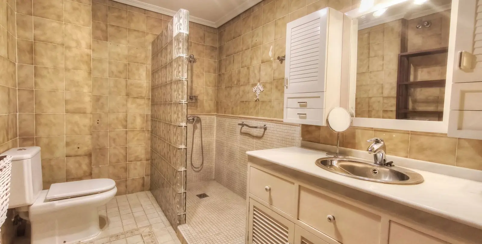 Sale of middle floor apartment in San Pedro de Alcántara 14