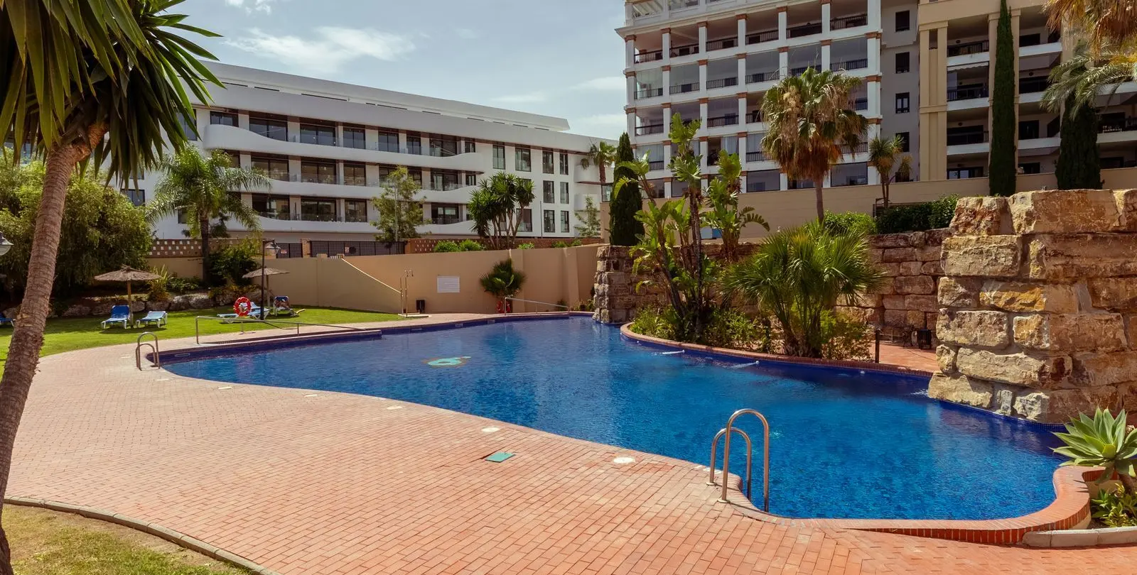 Venta de ático dúplex en San Pedro de Alcántara 39