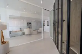 Image 4 thumb
