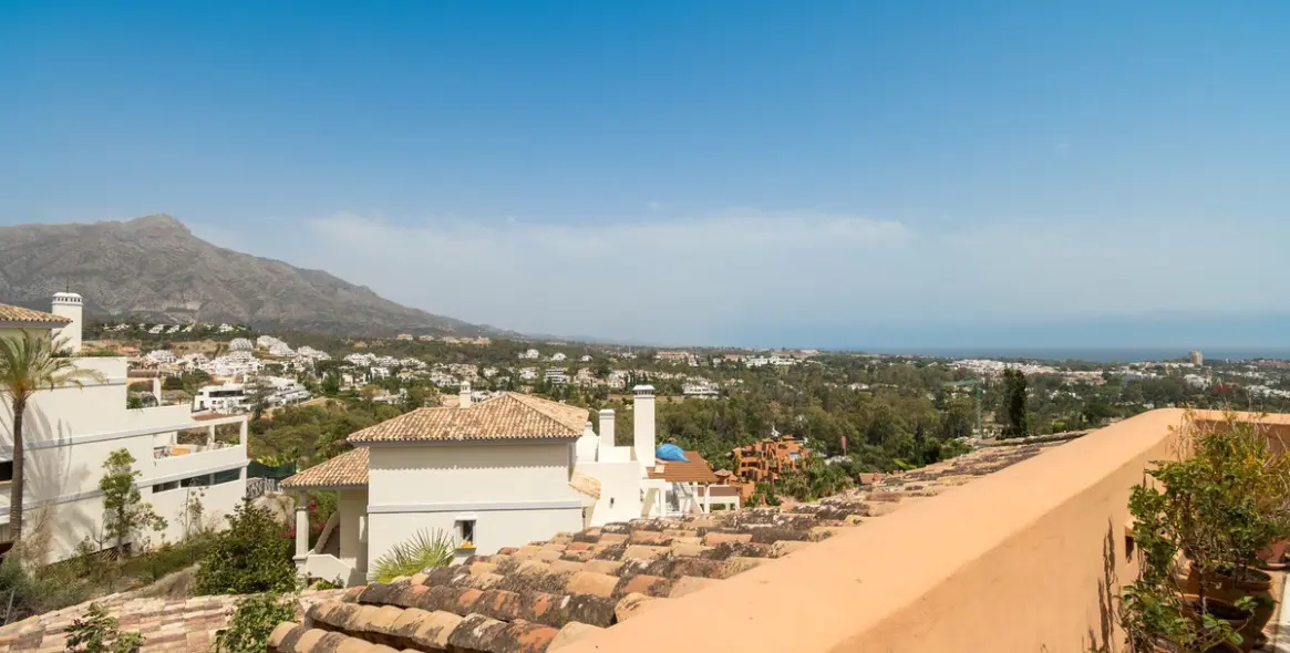 Продажа апартаментов на среднем этаже в Nueva Andalucía 3