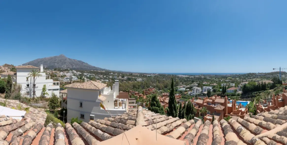 Продажа апартаментов на среднем этаже в Nueva Andalucía 48