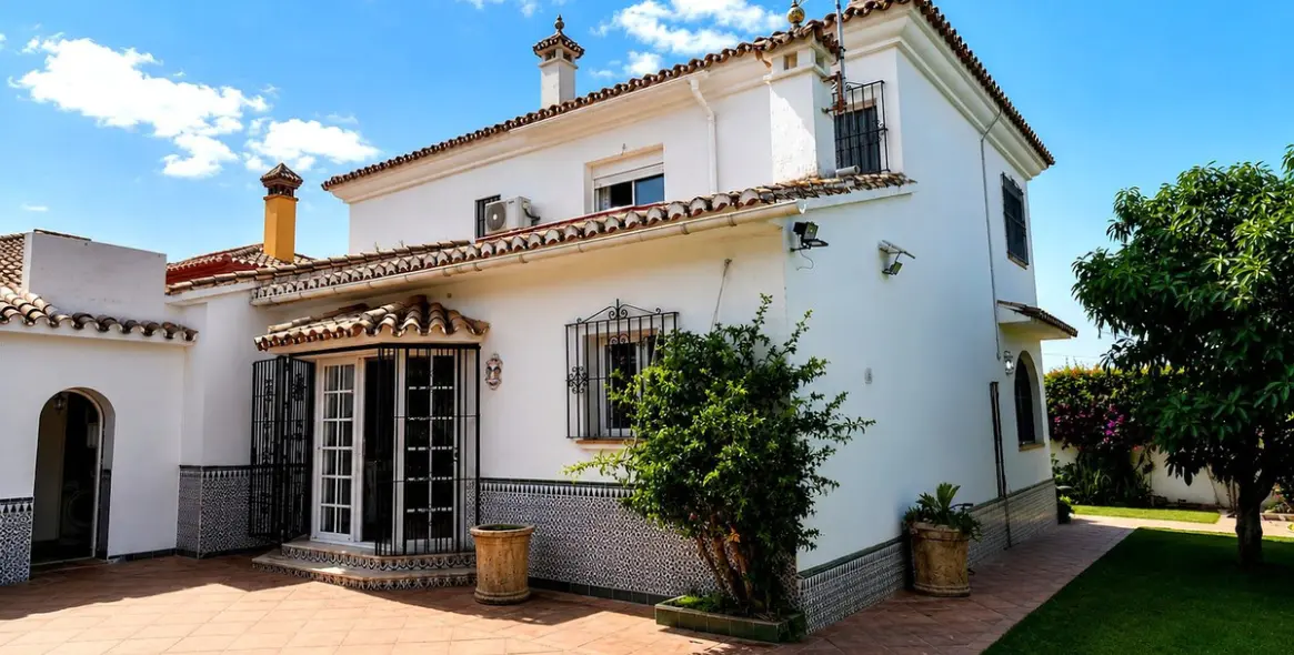 Venta de villa independiente en Marbella 2
