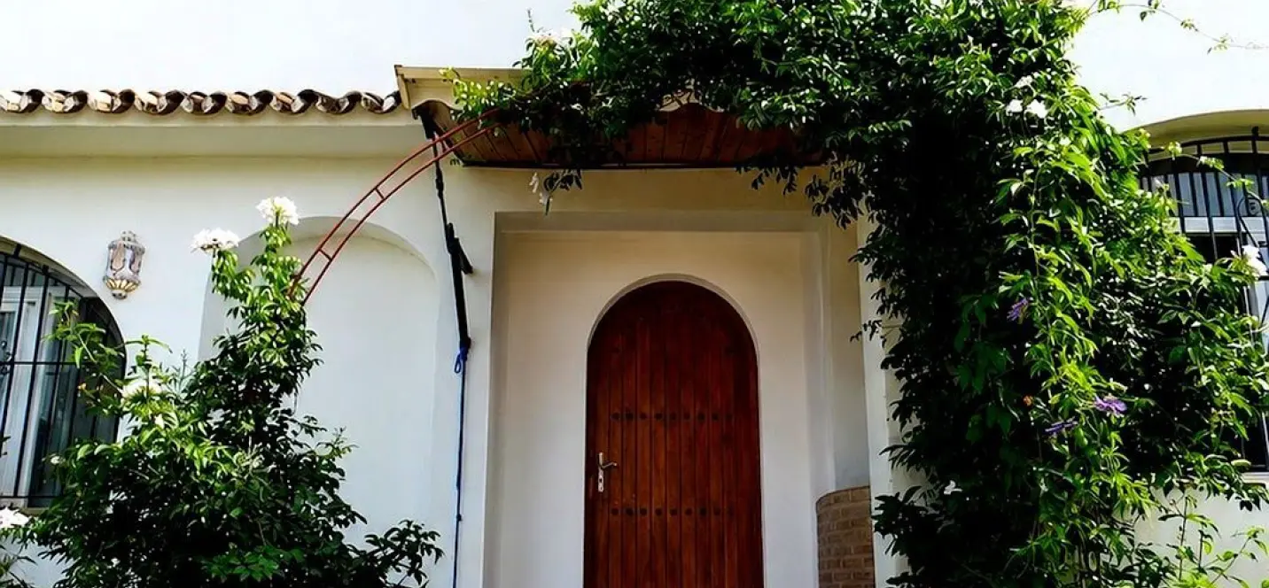 Sale of detached villa in Marbella 2