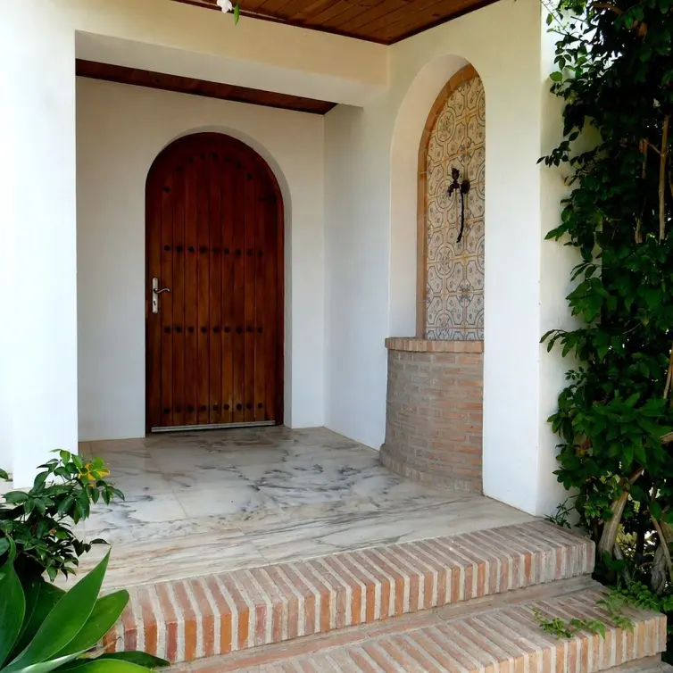 Sale of detached villa in Marbella