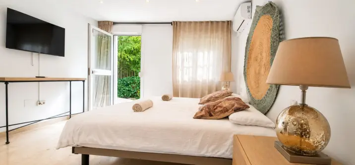 Venta de villa independiente en Las Chapas 3