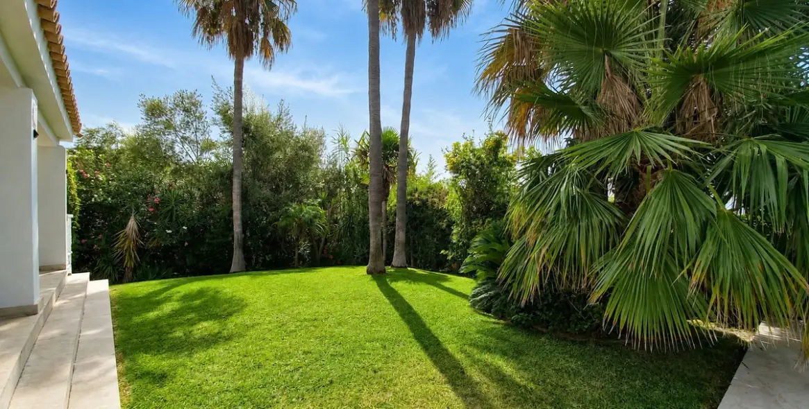 Venta de villa independiente en Las Chapas 12