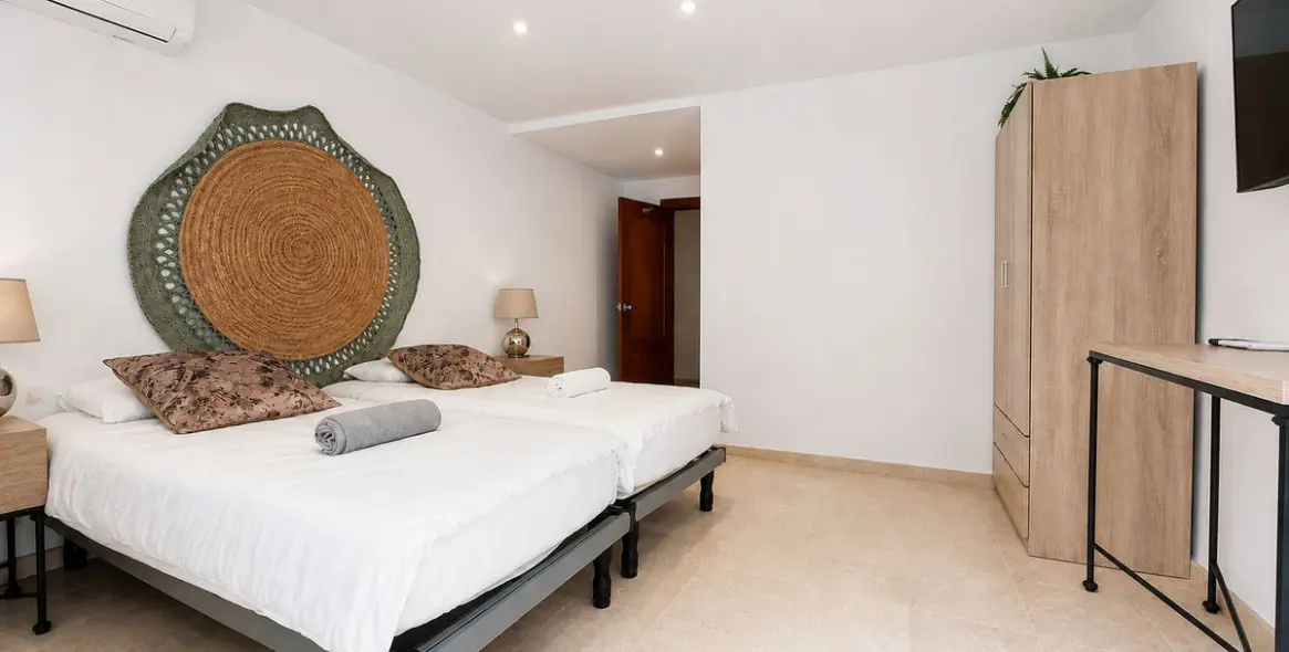 Venta de villa independiente en Las Chapas 19