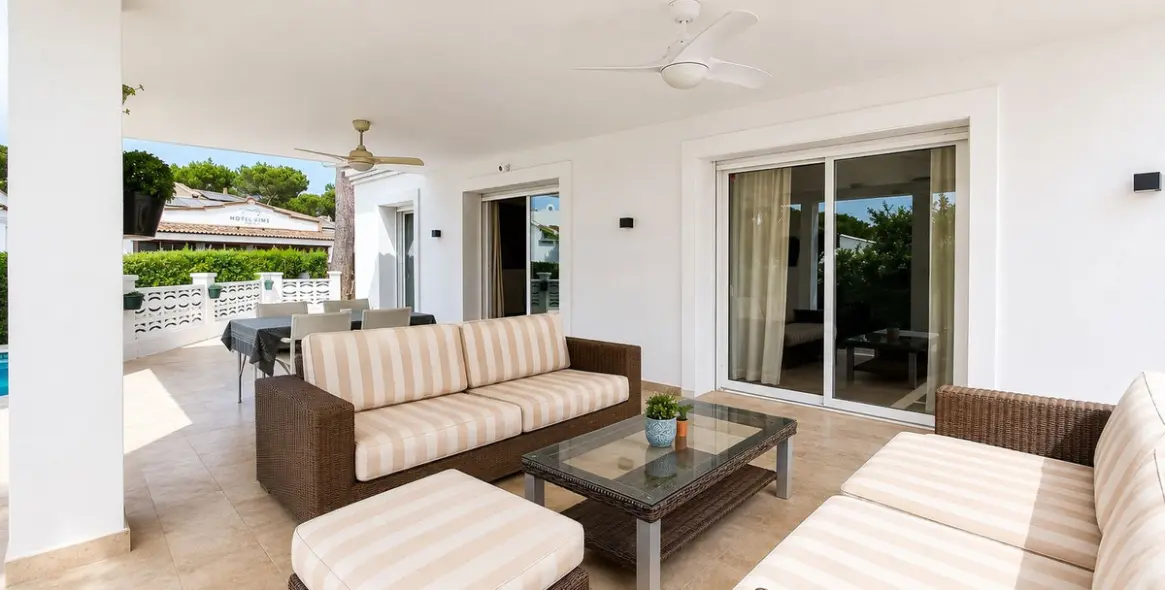 Venta de villa independiente en Las Chapas 22