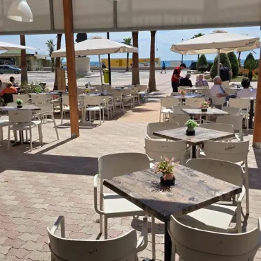 Venta de local comercial en Los Boliches