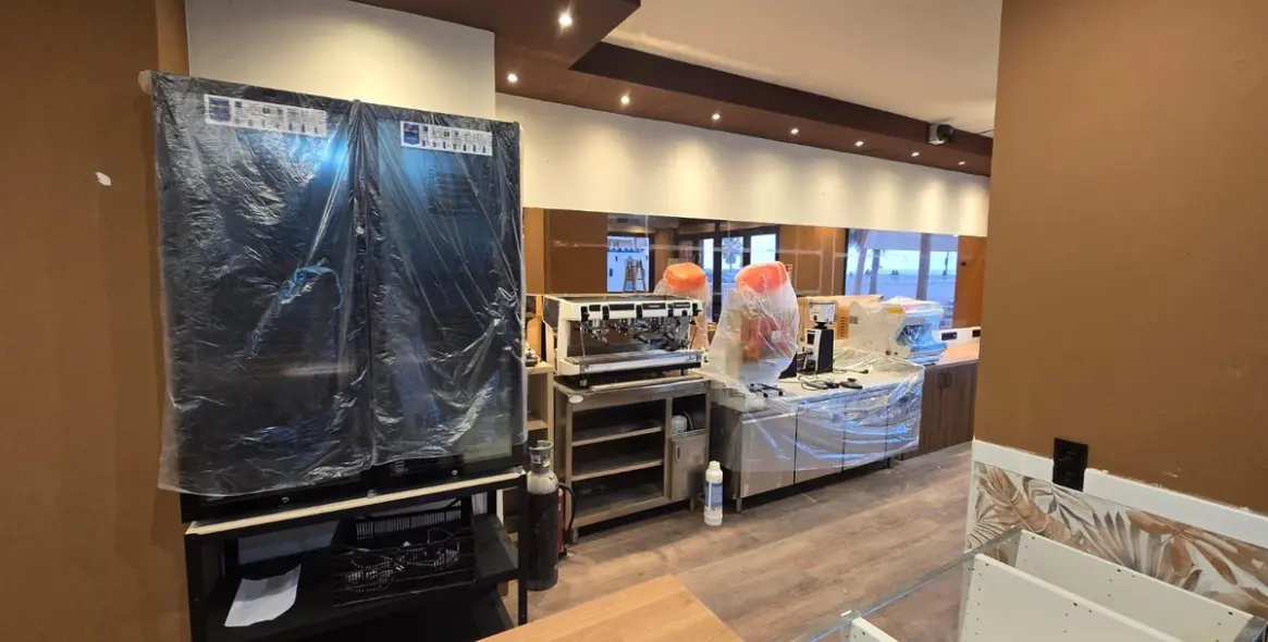 Venta de local comercial en Los Boliches 22