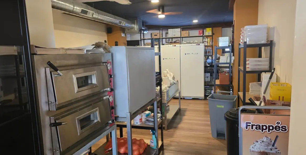 Venta de local comercial en Los Boliches 24