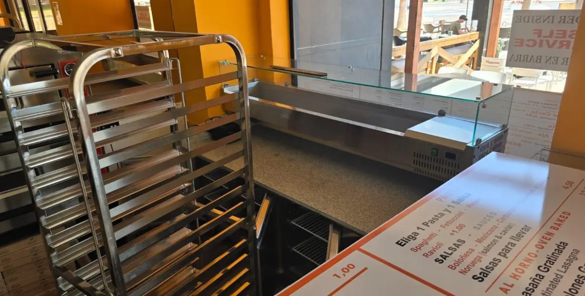 Venta de local comercial en Los Boliches 25
