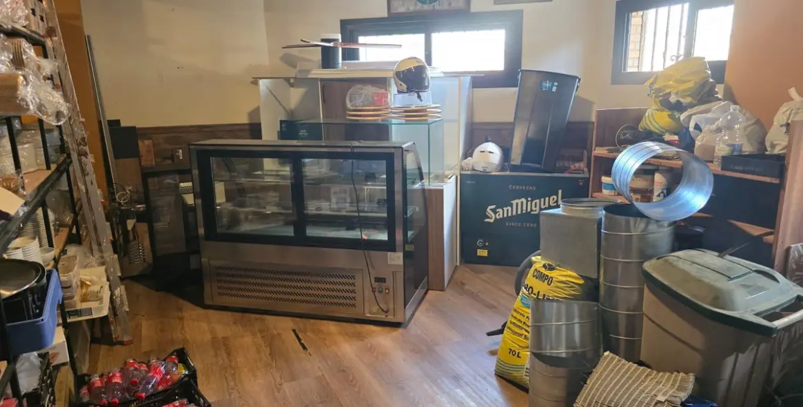 Venta de local comercial en Los Boliches 26