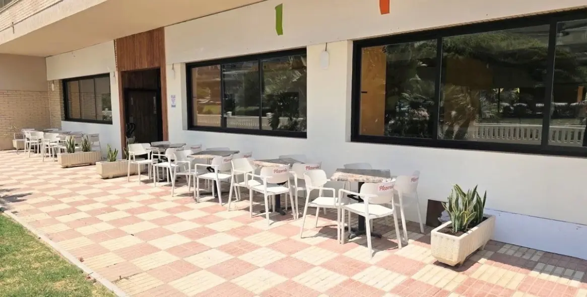 Venta de local comercial en Los Boliches 30