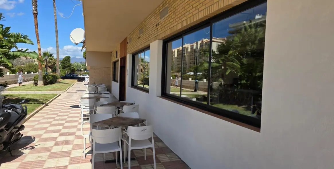 Venta de local comercial en Los Boliches 31