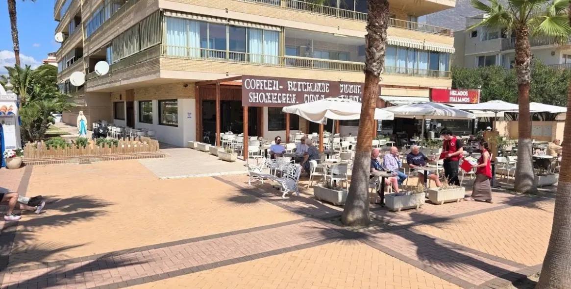 Venta de local comercial en Los Boliches 37