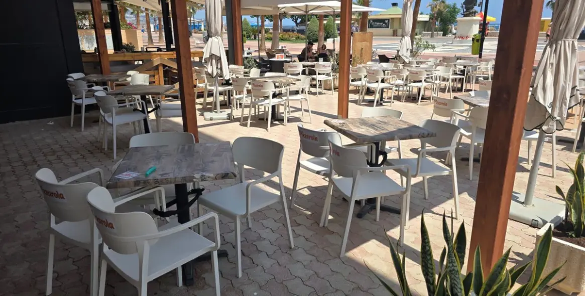 Venta de local comercial en Los Boliches 40