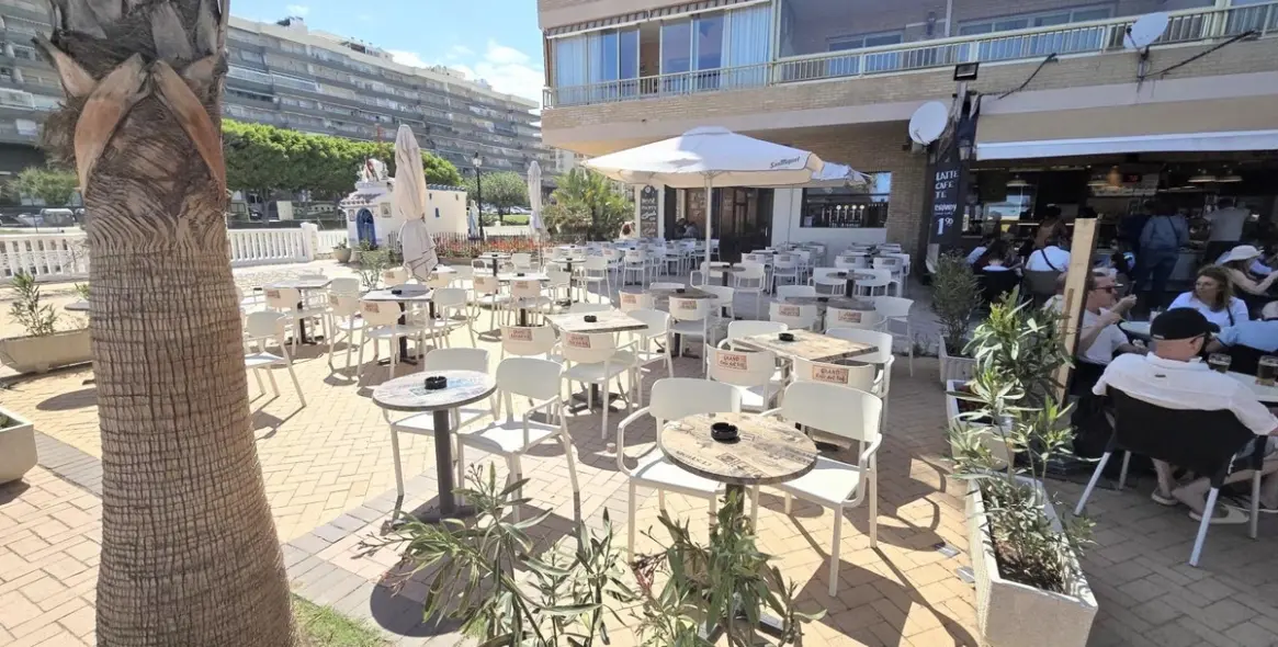 Venta de local comercial en Los Boliches 41