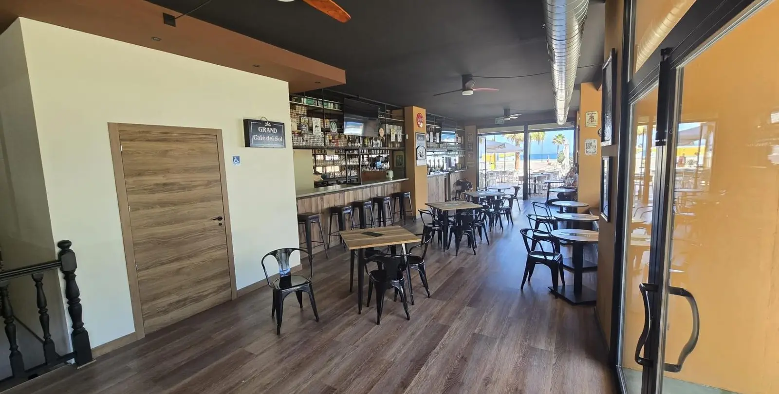 Sale of commercial premises in Los Boliches 12