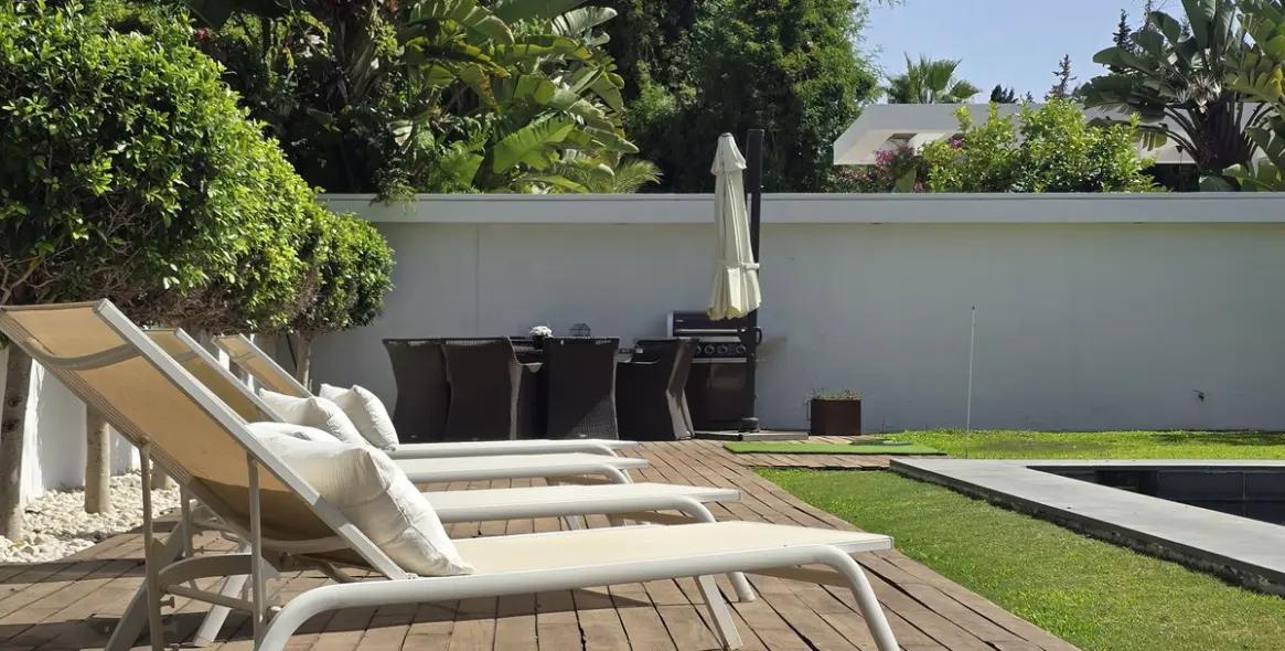 Venta de villa independiente en Nueva Andalucía 10