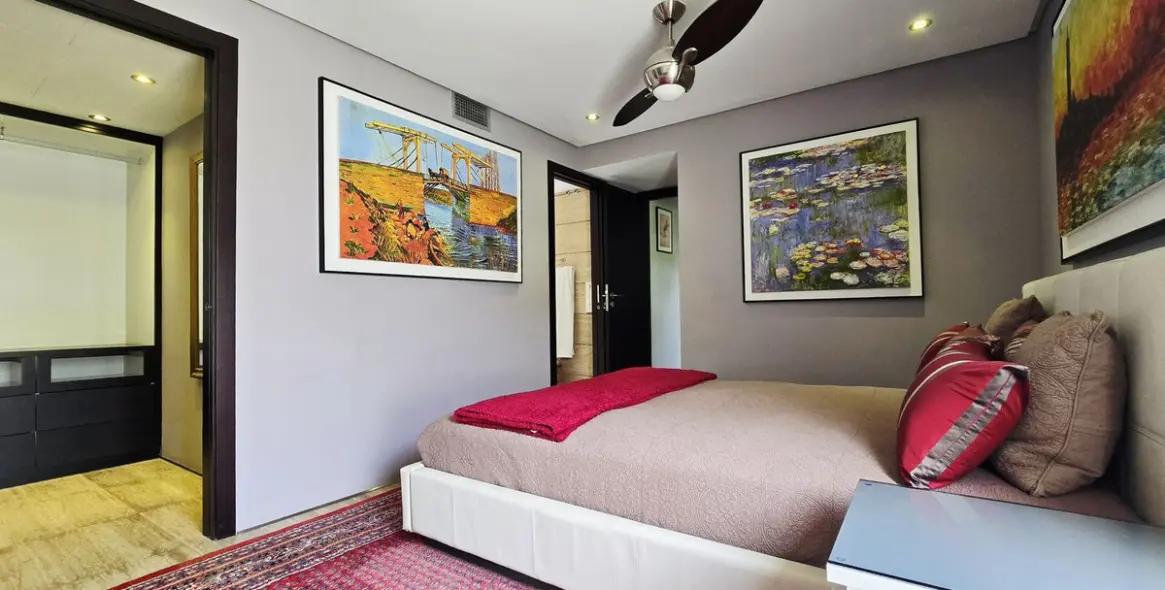 Venta de villa independiente en Nueva Andalucía 24