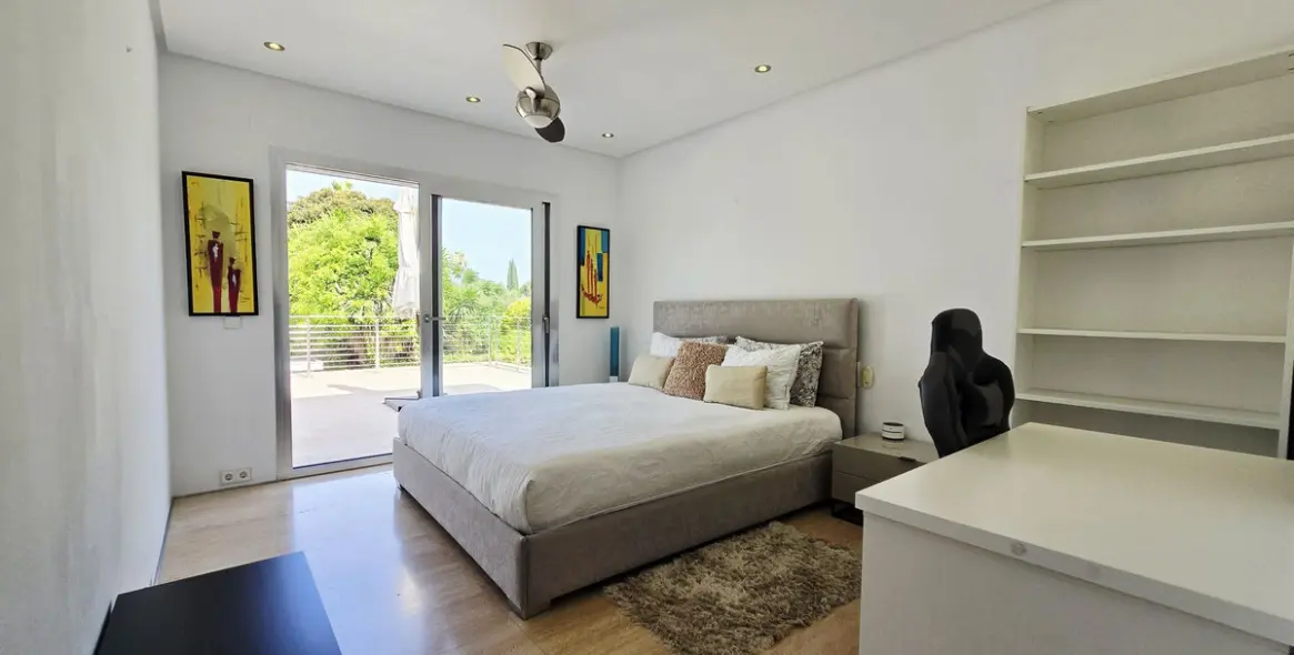 Venta de villa independiente en Nueva Andalucía 40