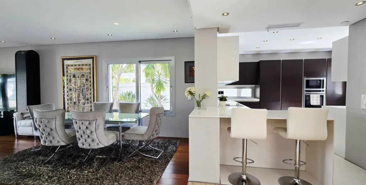 Venta de villa independiente en Nueva Andalucía 42