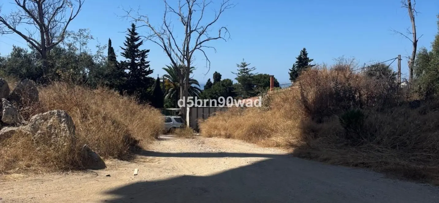 Sale of commercial plot in Marbella 1