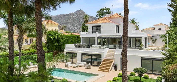 Venta de villa independiente en Nueva Andalucía 0