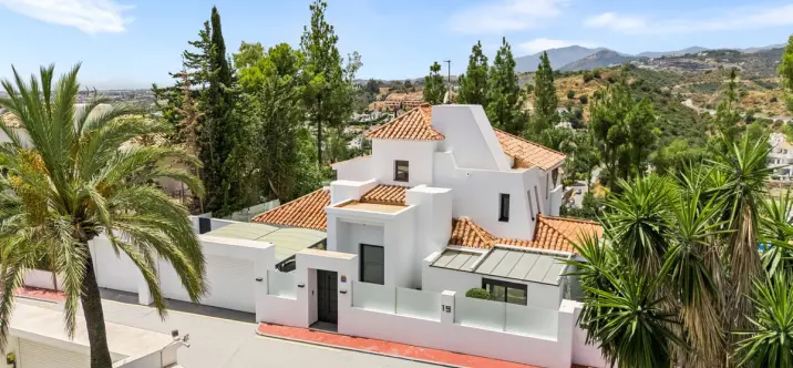 Venta de villa independiente en Nueva Andalucía 2