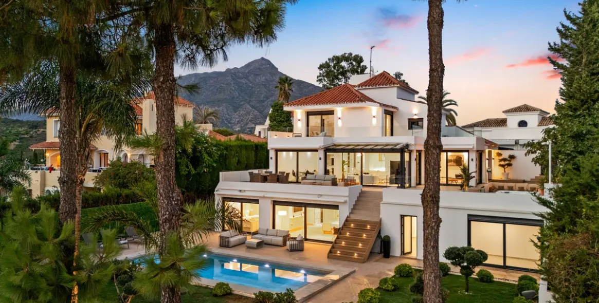 Продажа  отдельно стоящей виллы в Nueva Andalucía 15
