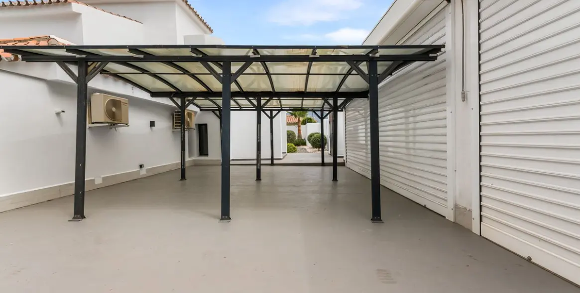 Продажа  отдельно стоящей виллы в Nueva Andalucía 27
