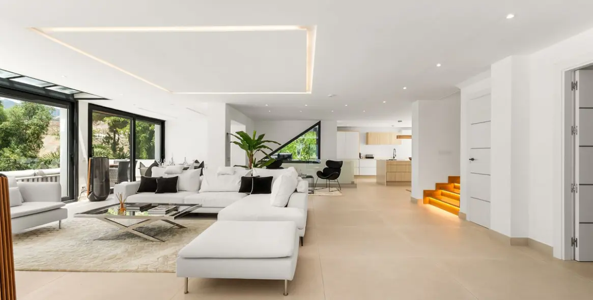 Продажа  отдельно стоящей виллы в Nueva Andalucía 37