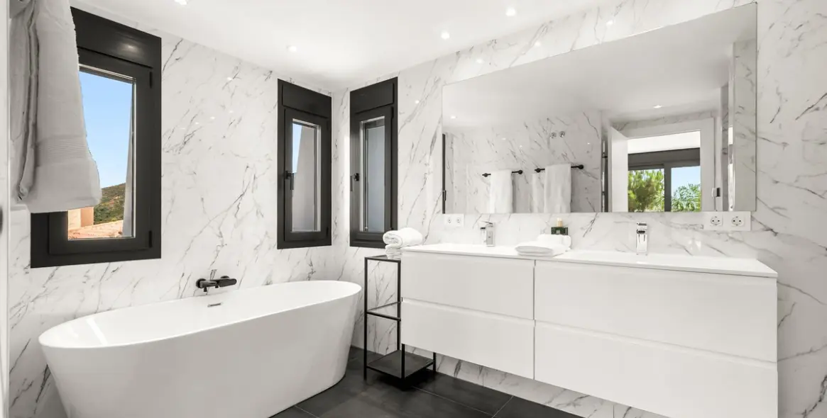 Продажа  отдельно стоящей виллы в Nueva Andalucía 102