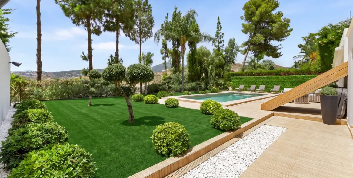 Продажа  отдельно стоящей виллы в Nueva Andalucía 130
