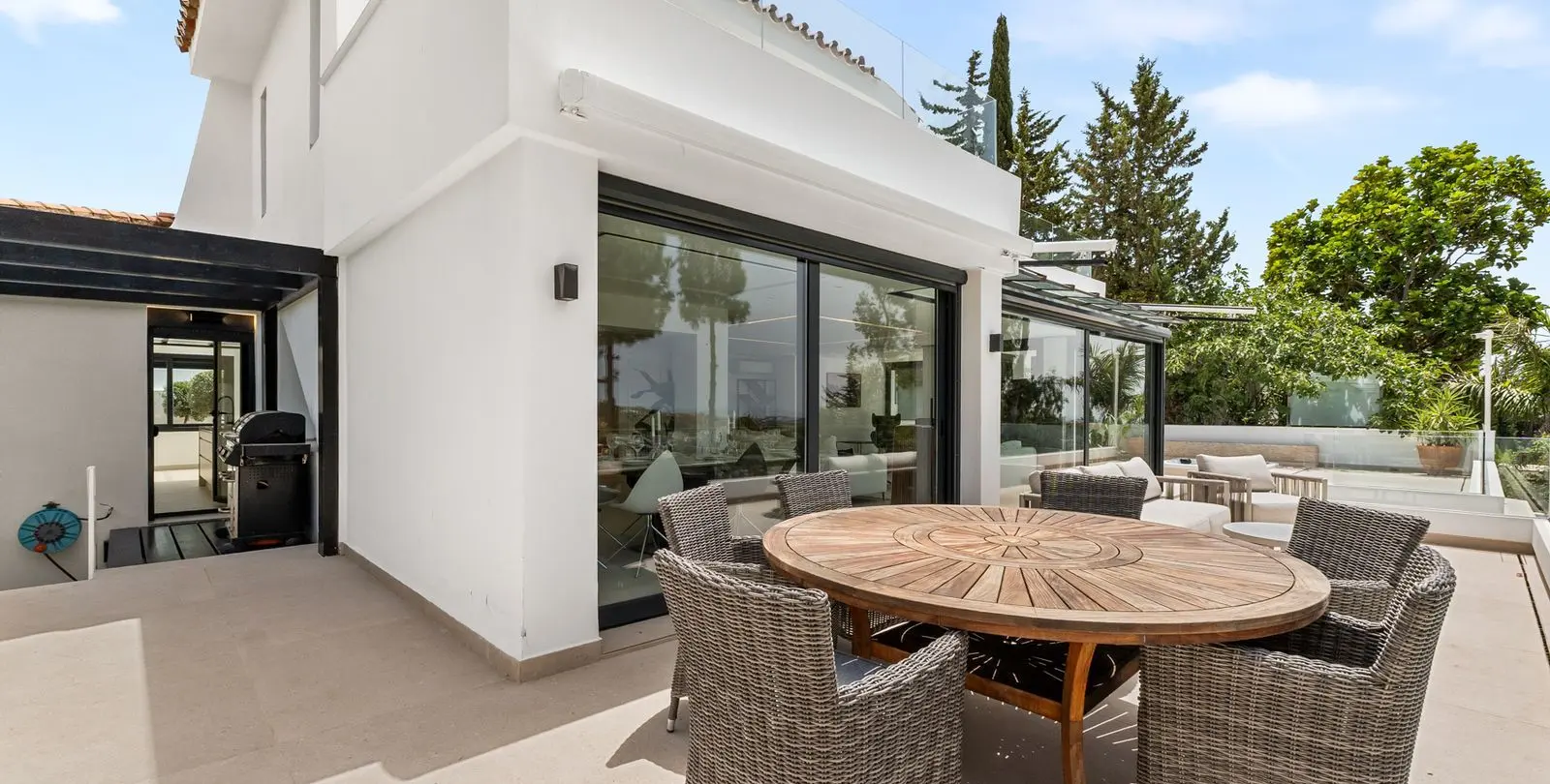 Продажа  отдельно стоящей виллы в Nueva Andalucía 29