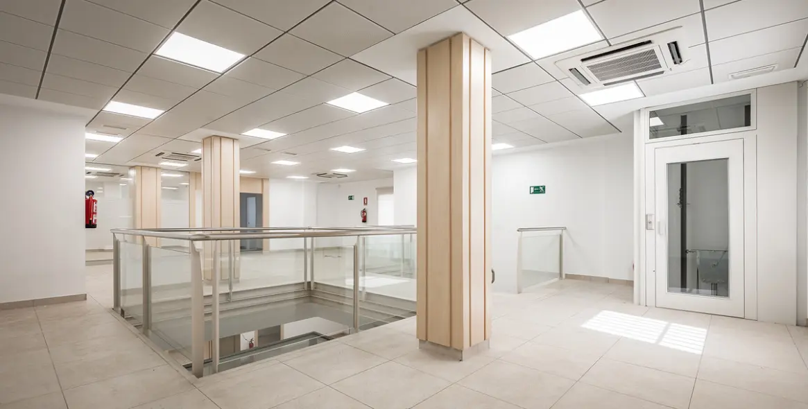 Long-term rent of commercial premises in Puerto Banús 5