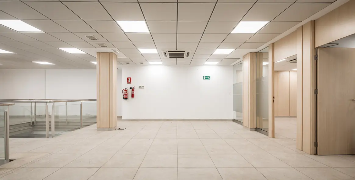 Long-term rent of commercial premises in Puerto Banús 6