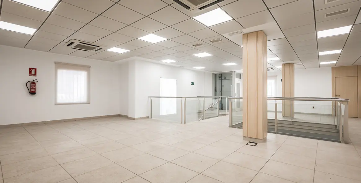 Long-term rent of commercial premises in Puerto Banús 20