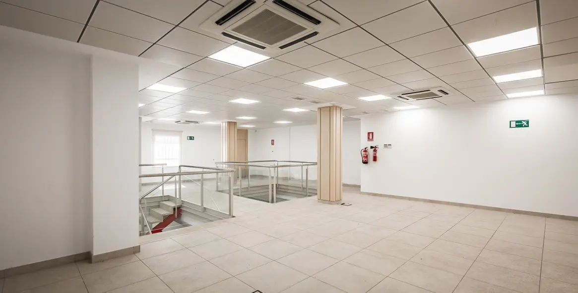 Long-term rent of commercial premises in Puerto Banús 21