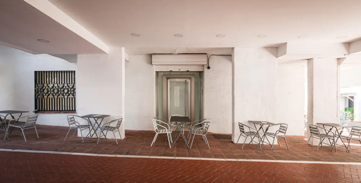 Long-term rent of commercial premises in Puerto Banús 46