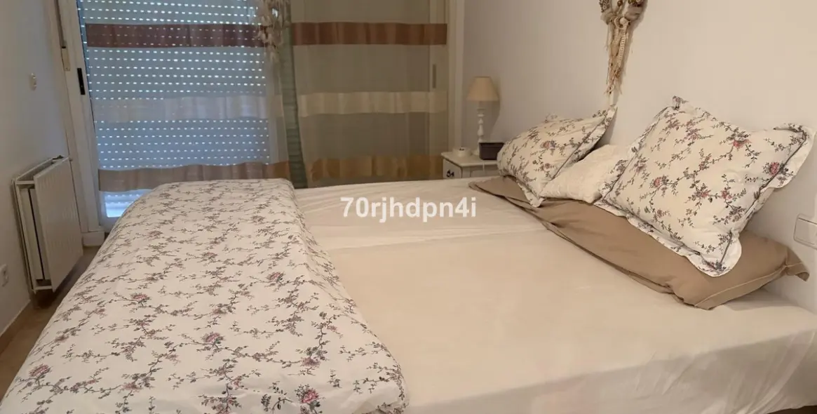 Sale of middle floor apartment in Málaga 1