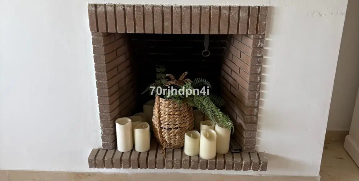 Sale of middle floor apartment in Málaga 14