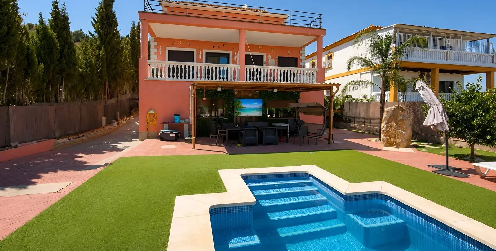Sale of detached villa in Málaga 1
