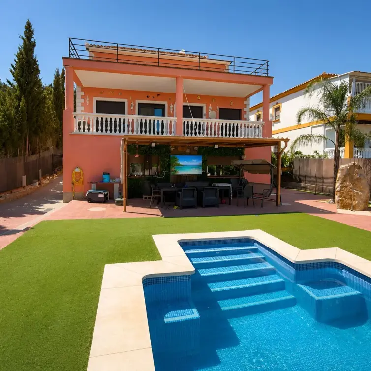 Sale of detached villa in Málaga