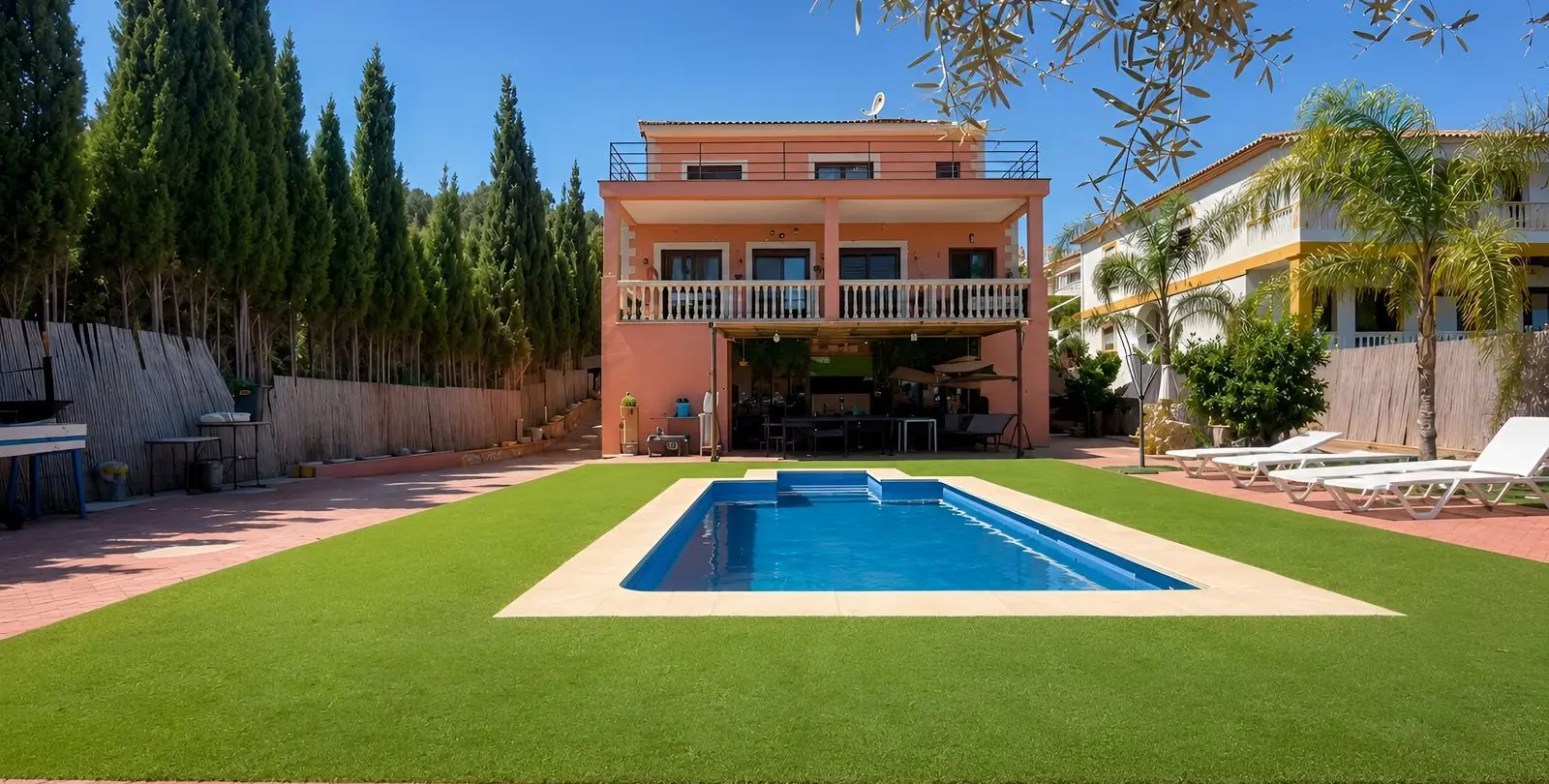 Sale of detached villa in Málaga 2