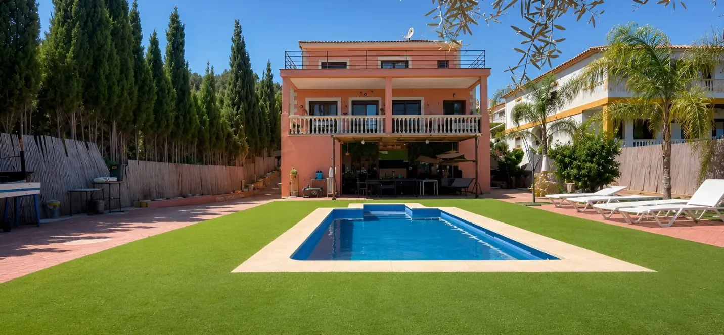 Sale of detached villa in Málaga 1