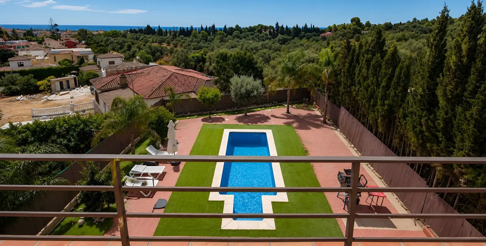 Sale of detached villa in Málaga 9